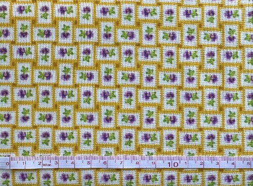 Purple Passion - gul ternet m/ små blomster